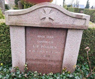 L. P. Poulsens gravsten