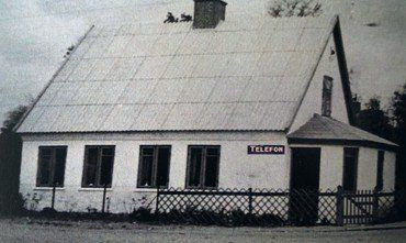 Centralen o. 1946 med skiltet på muren.