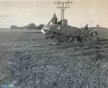 1950-70: Den traktordrevne mejetærsker.