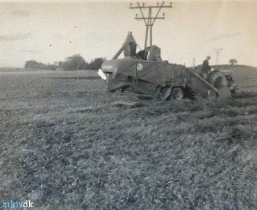 1950-70: Den traktordrevne mejetærsker.